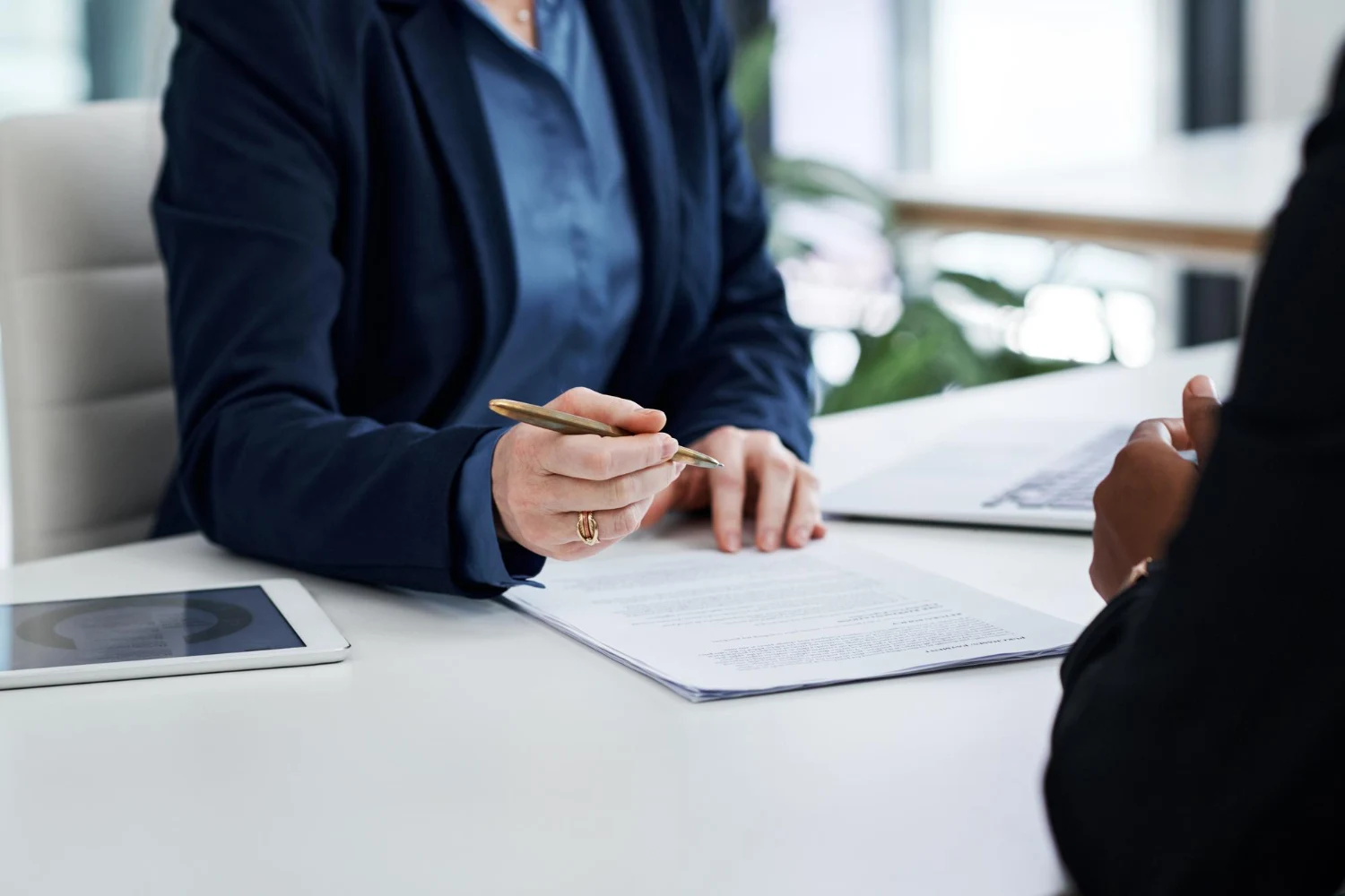 List of payroll benefits including accuracy, compliance, and automation